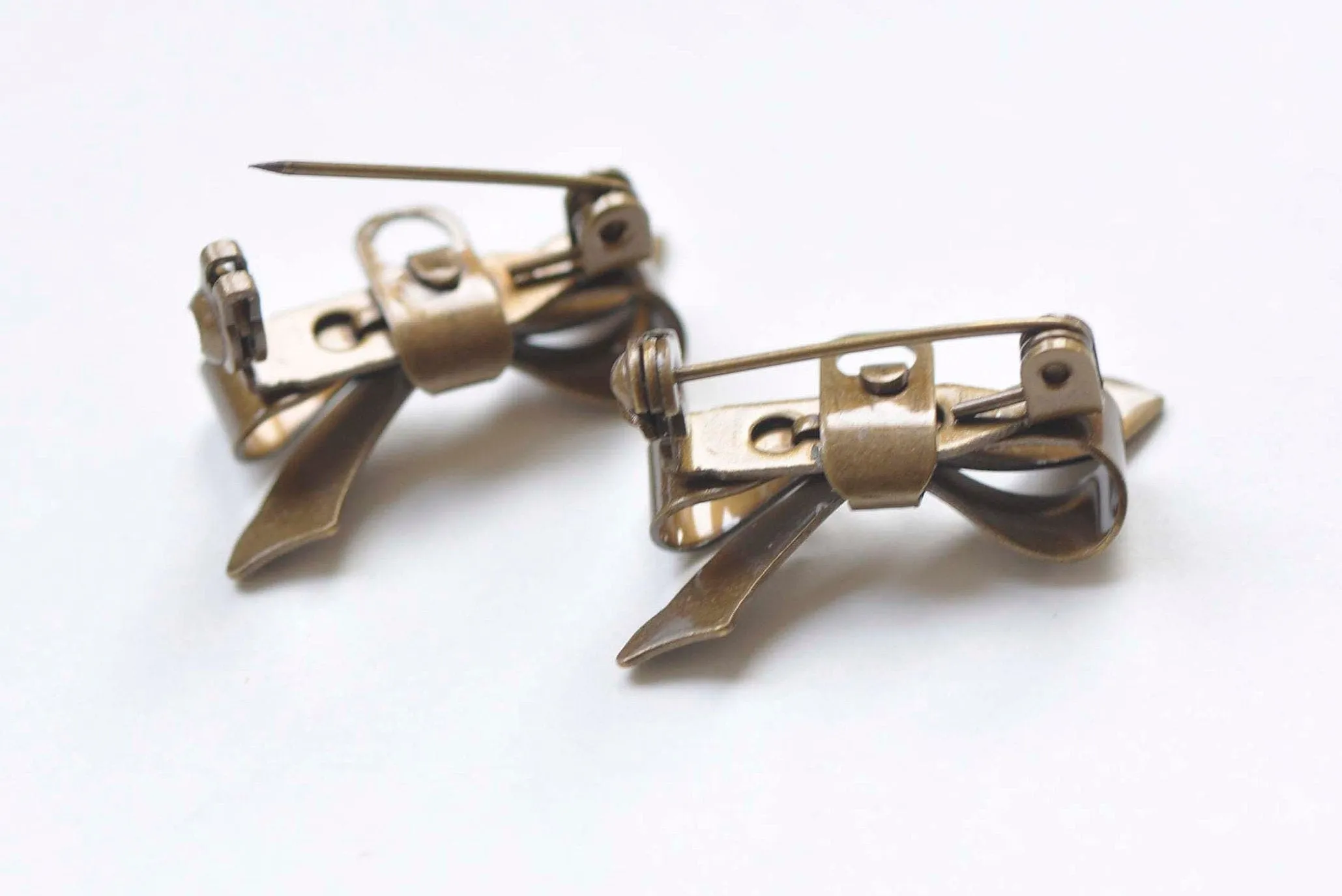 10 pcs Brass Bow Safety Pin Brooch Findings 17x28mm