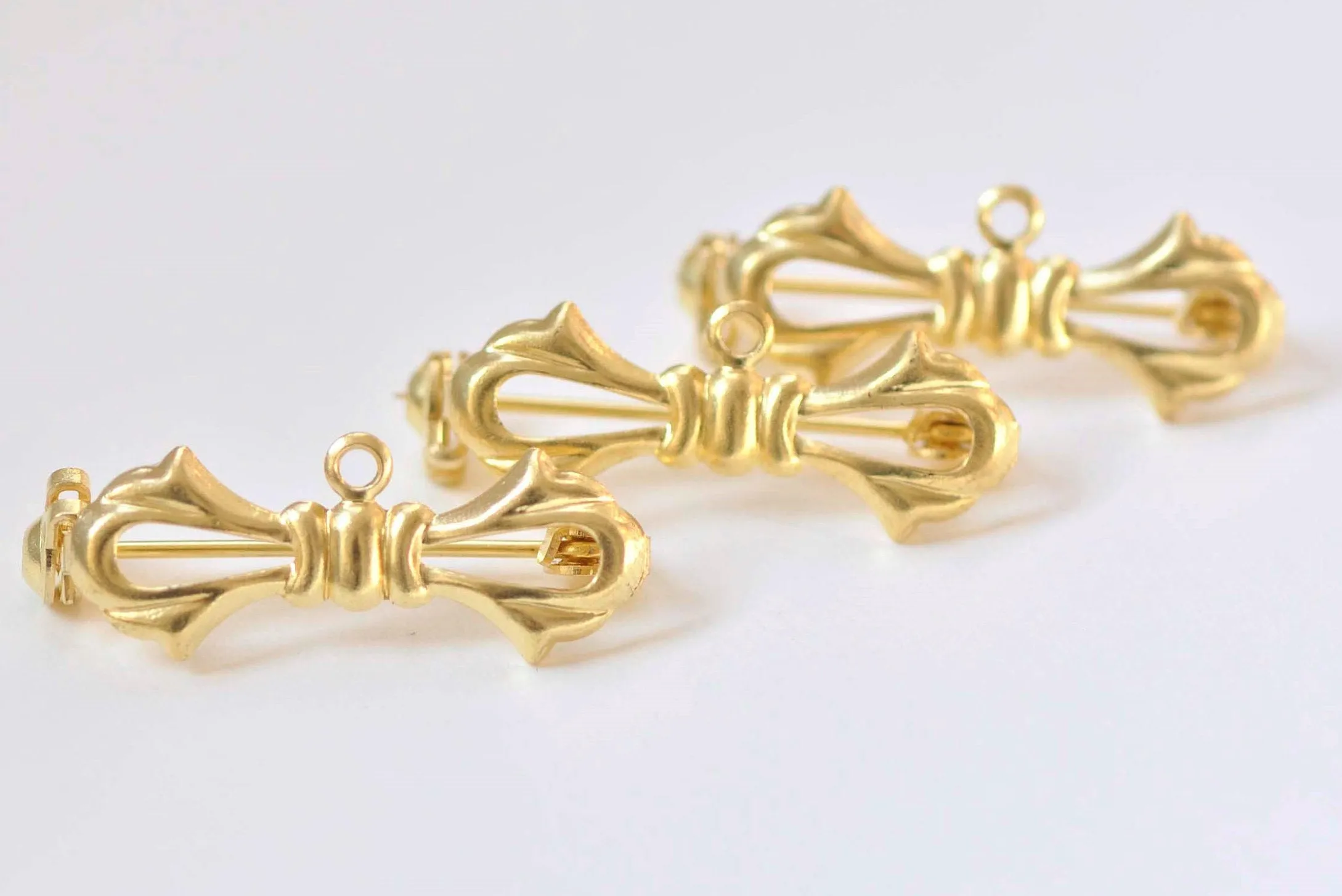10 pcs Raw Brass Bow Tie Safety Pin Brooch Findings 10x27mm A2483