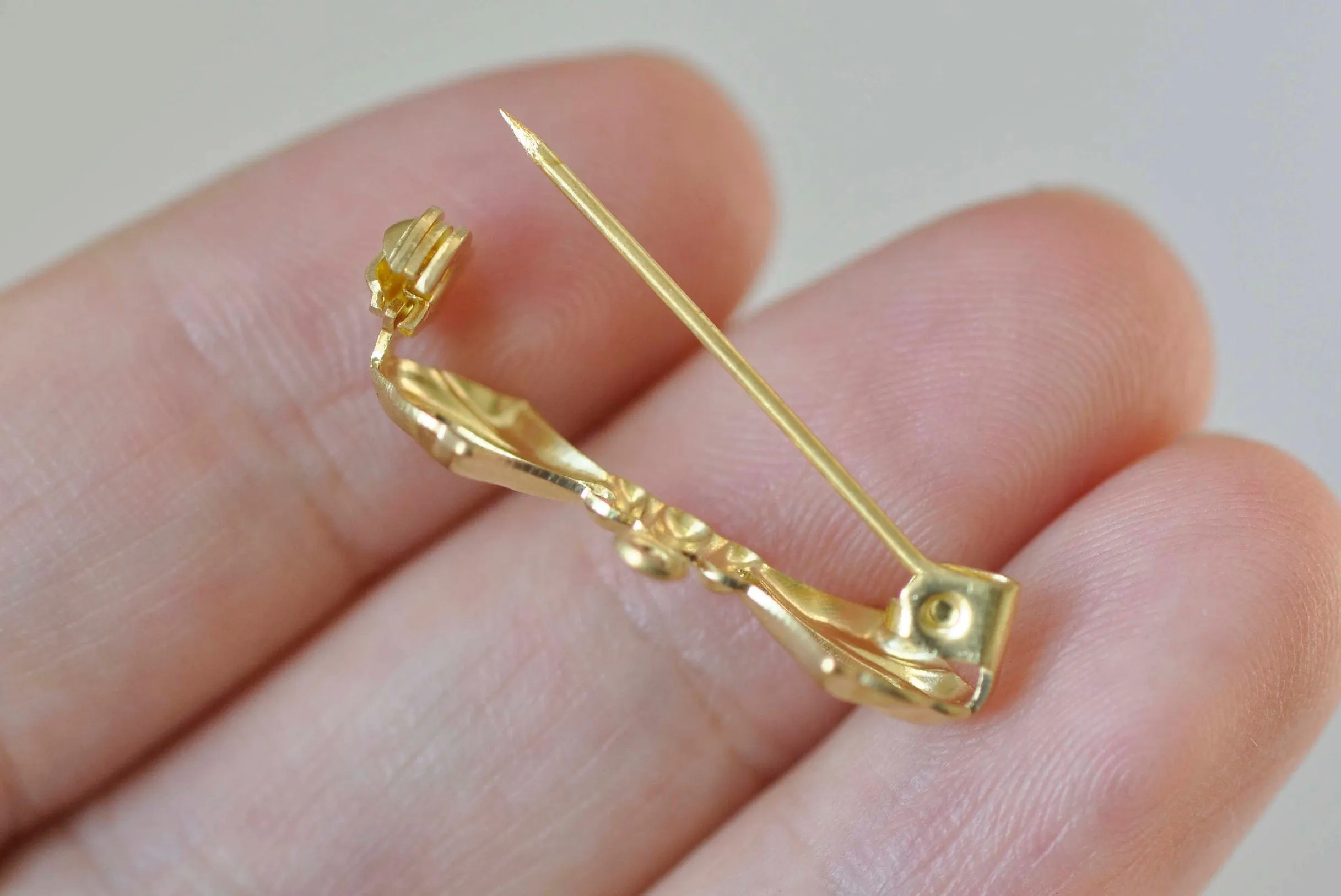 10 pcs Raw Brass Bow Tie Safety Pin Brooch Findings 10x27mm A2483