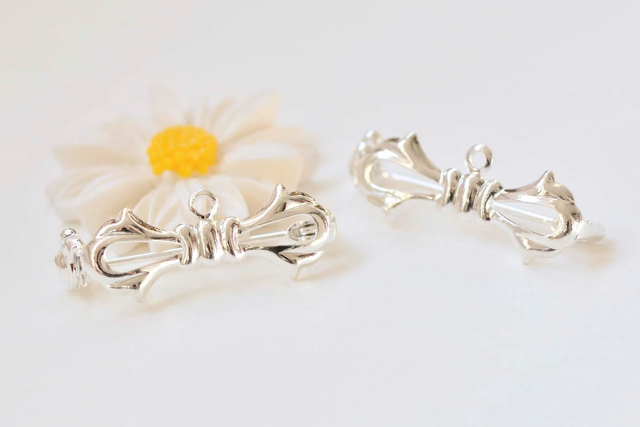 10 pcs Silver Bow Tie Safety Pin Brooch Findings 10x27mm A2178
