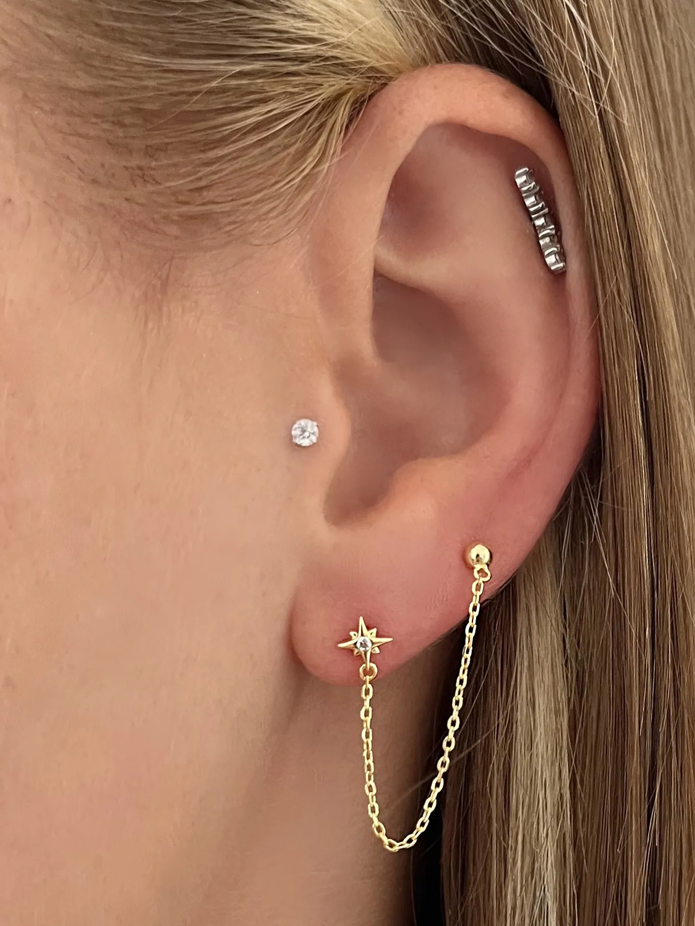 18k yellow gold earrings assembled with zirconium oxide