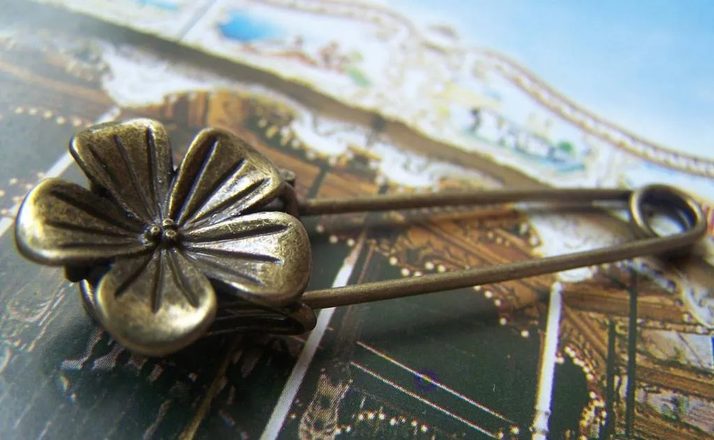 6 pcs Antique Bronze Flower Safety Pins Broochs A4873