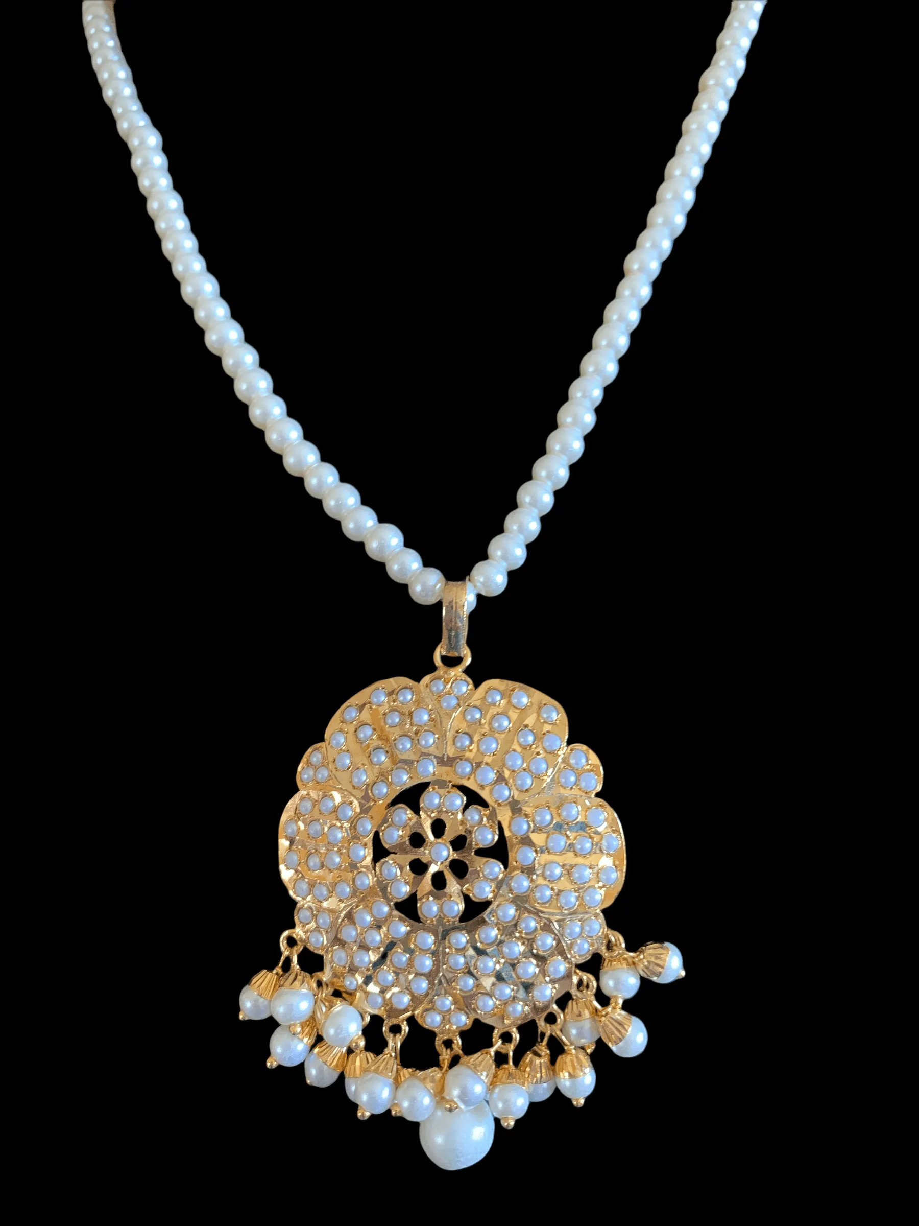 PS380 Maira  pendant set in pearls  ( READY TO SHIP)