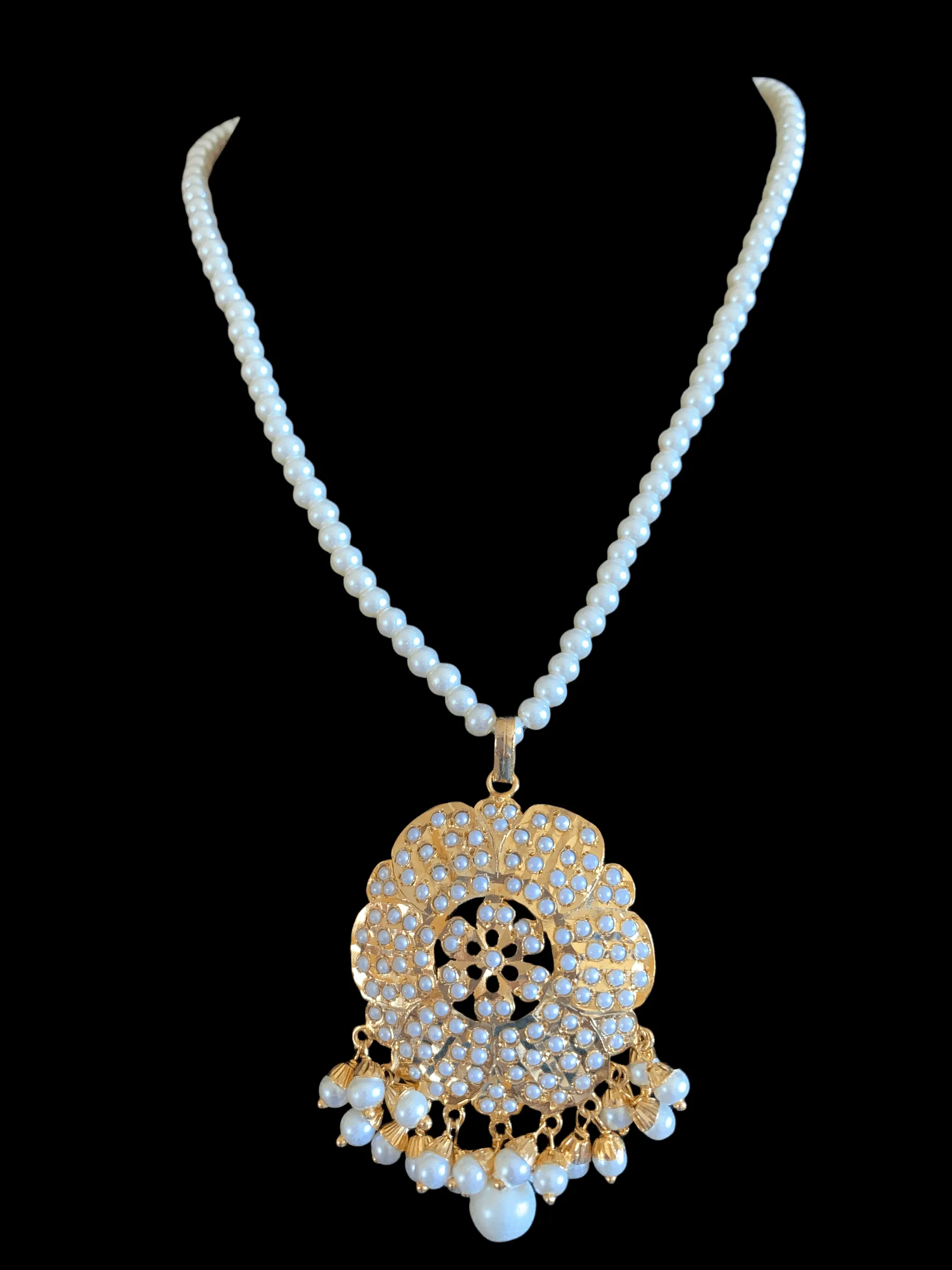 PS380 Maira  pendant set in pearls  ( READY TO SHIP)