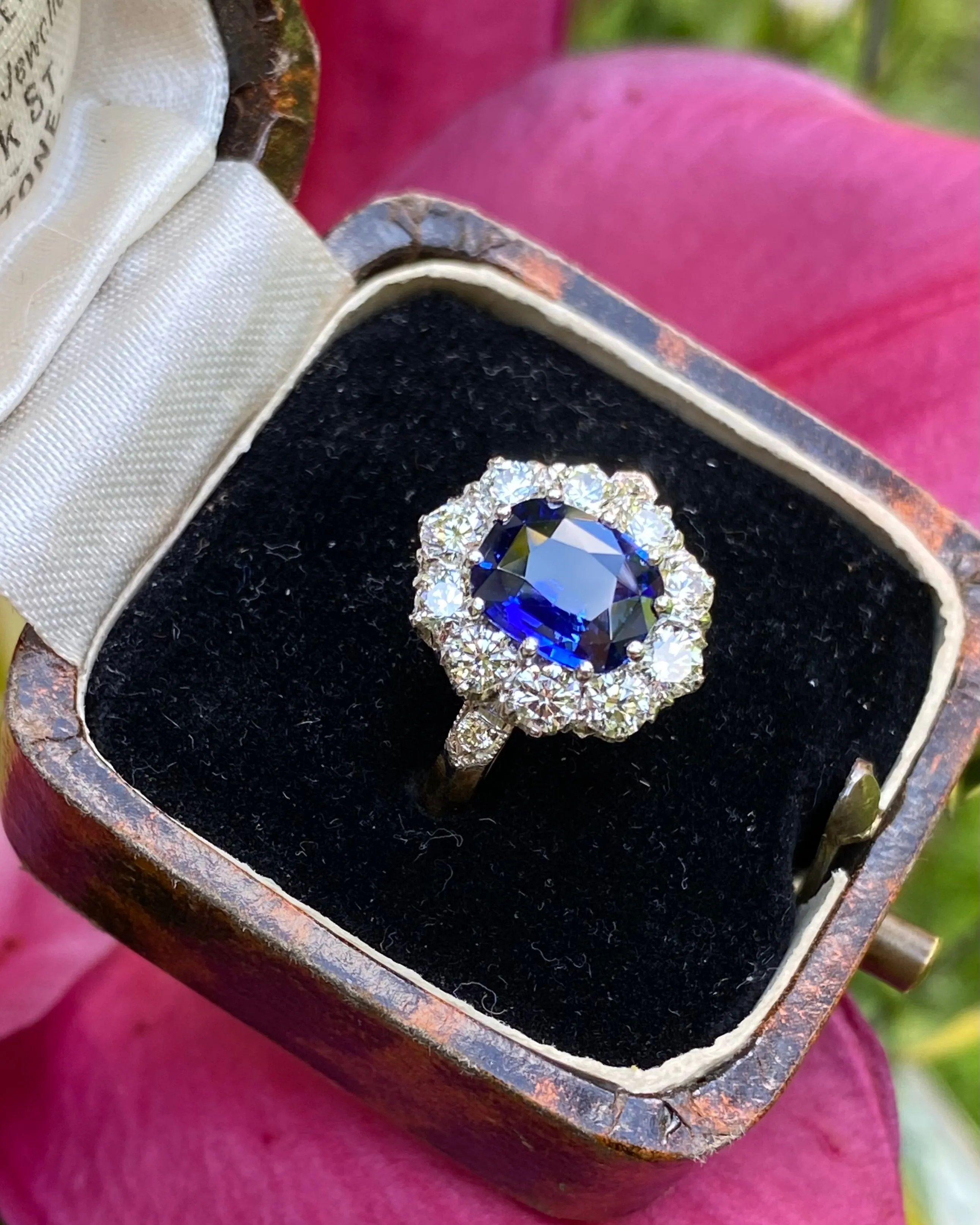 Victorian Sapphire and Diamond Cluster Ring 18ct Yellow Gold 0.95ct   1.55ct