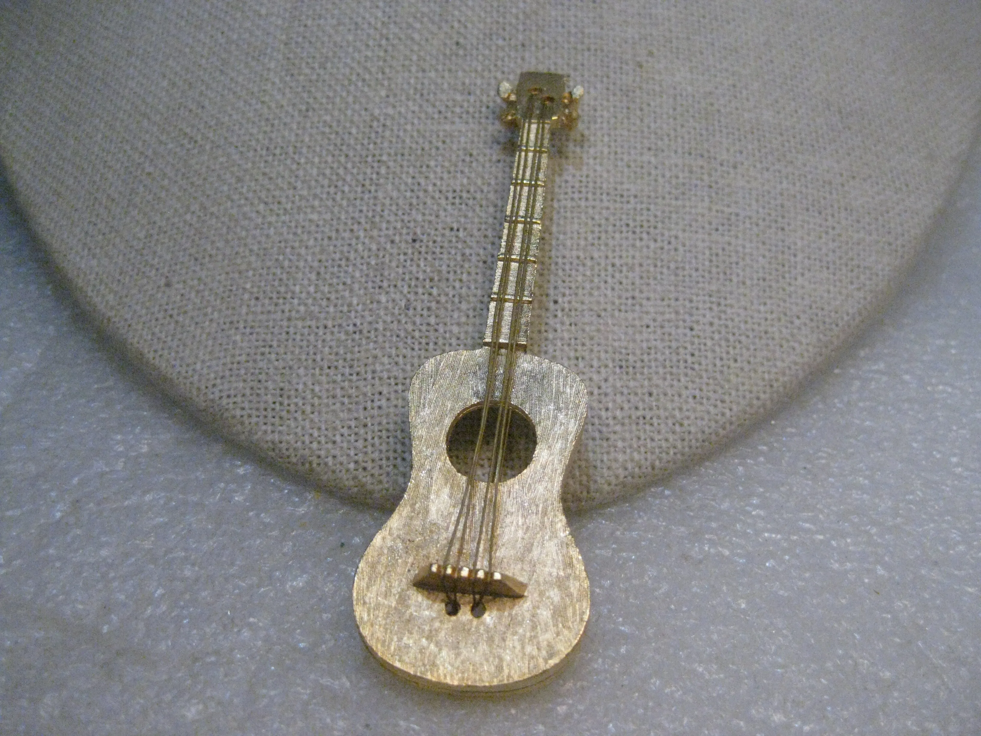 Vintage Guitar Brooch signed JJ, Rare, with string, 3", Gold Tone, Brushed