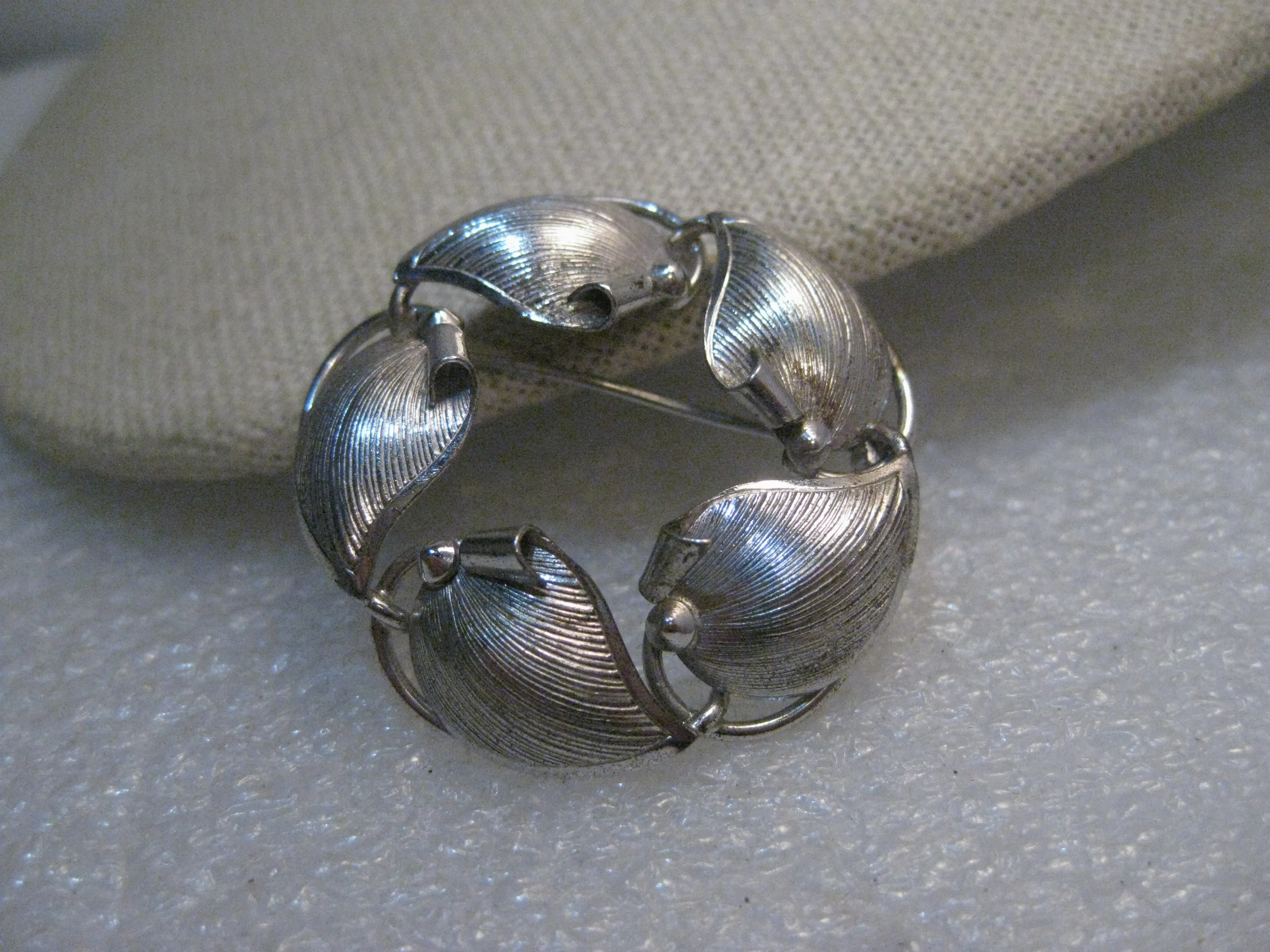 Vintage Sterling Silver Leaf Brooch, Circle, signed TK, 1960's, 5.67 grams, 1.5"