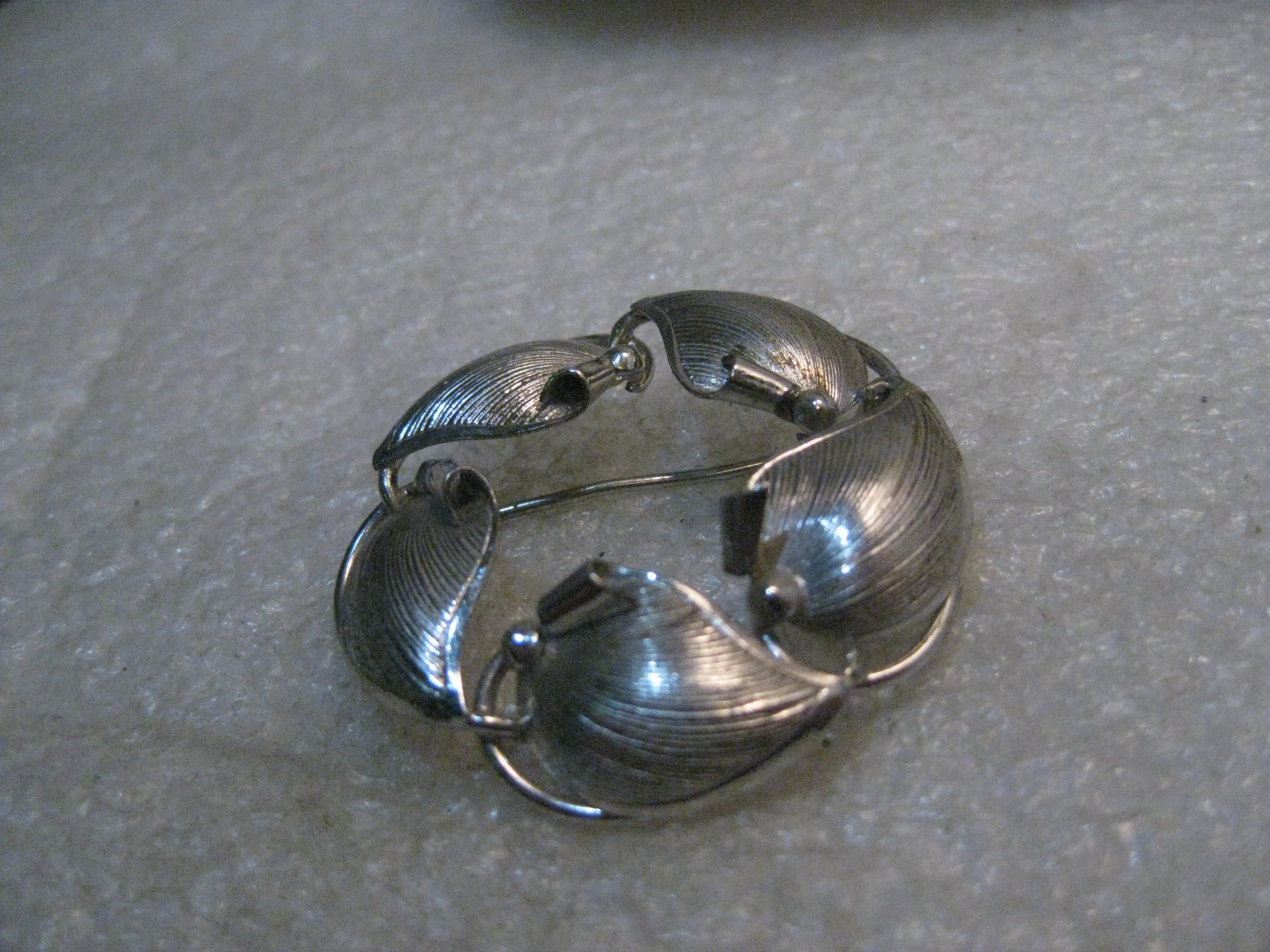 Vintage Sterling Silver Leaf Brooch, Circle, signed TK, 1960's, 5.67 grams, 1.5"